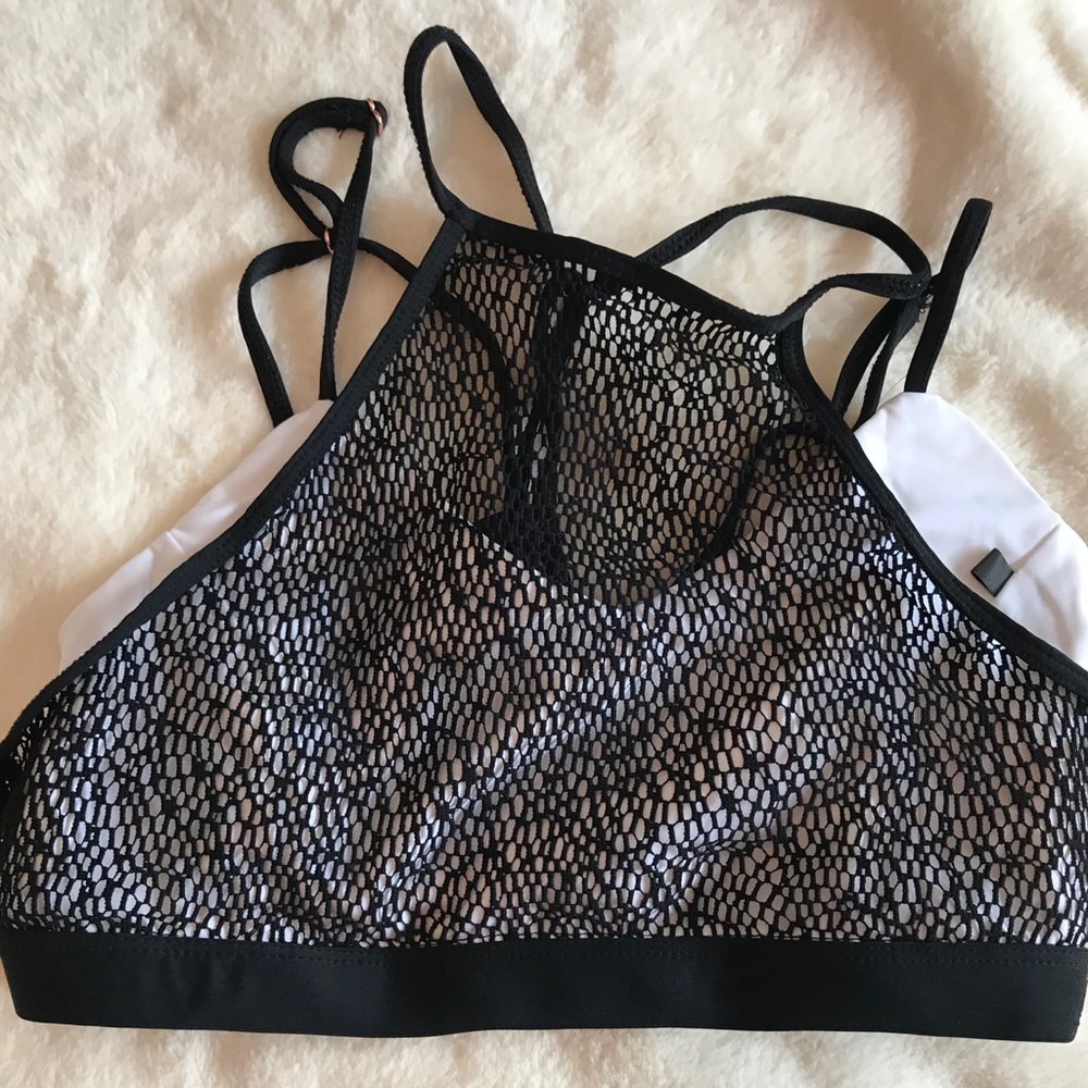 Sports bra